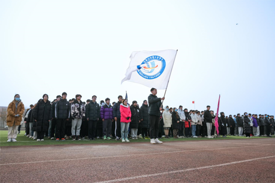 北京邮电大学世纪学院举行纪念“一二·九”学生爱国运动火炬接力比赛