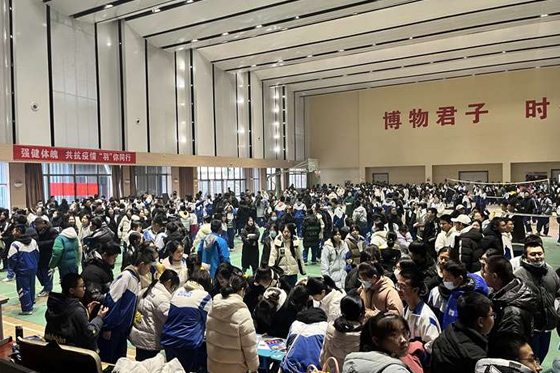 山东省淄博第一中学2023级举行社团纳新活动